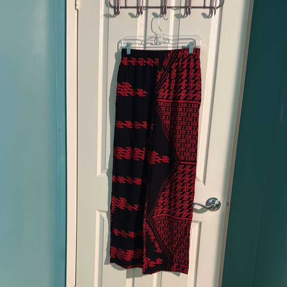 Red and Black Ali’i Print Nahe Wahine Palazzo Pants